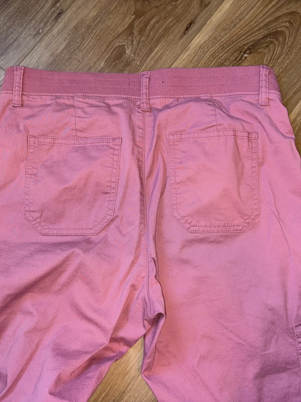 Lee Pink Capris - Picture 5 of 5